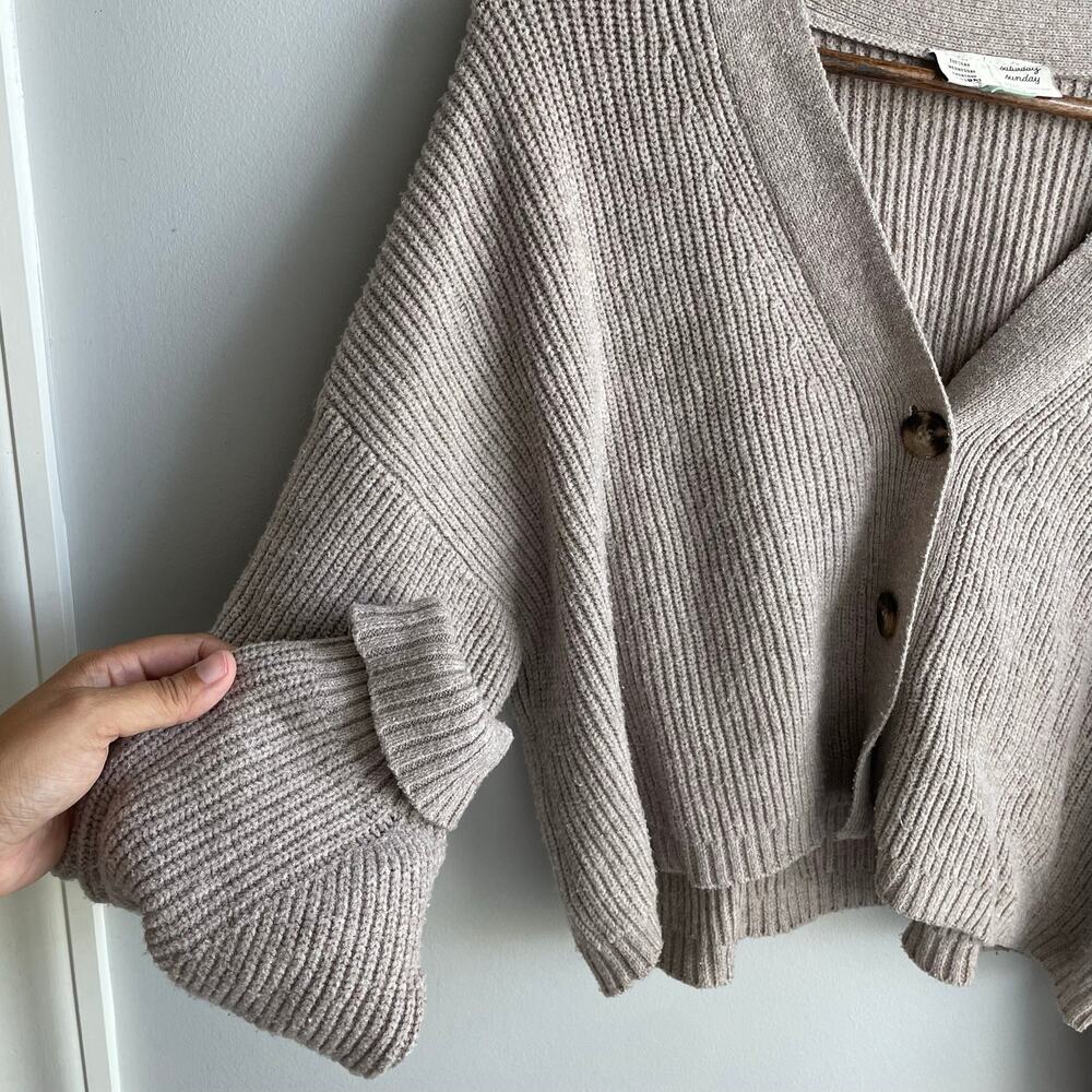 Saturday Sunday Anthropologie Cardigan Sweater V-neck cropped tan sz LP - Picture 4 of 9